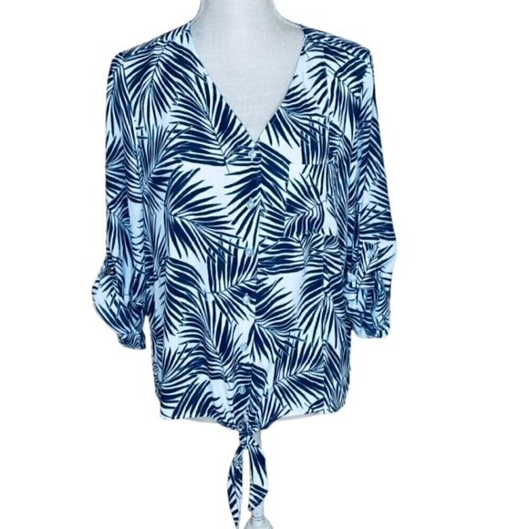 CHICO'S Caribbean Palms Tie-Front Blouse - Size Medium - Picture 3 of 9